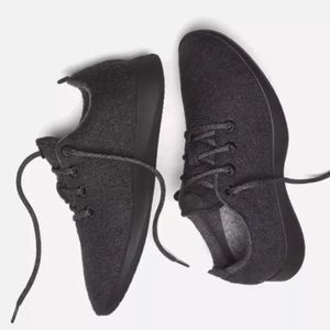 ALLBIRDS Black Wool Runners Lace Up Sneakers Sz 7